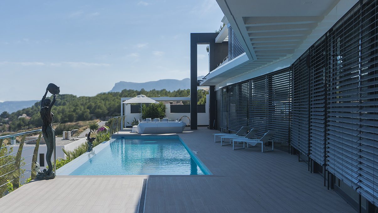 Alicante Architectural Studio: design and construction of a pool in chalets or single-family homes with an own plot.