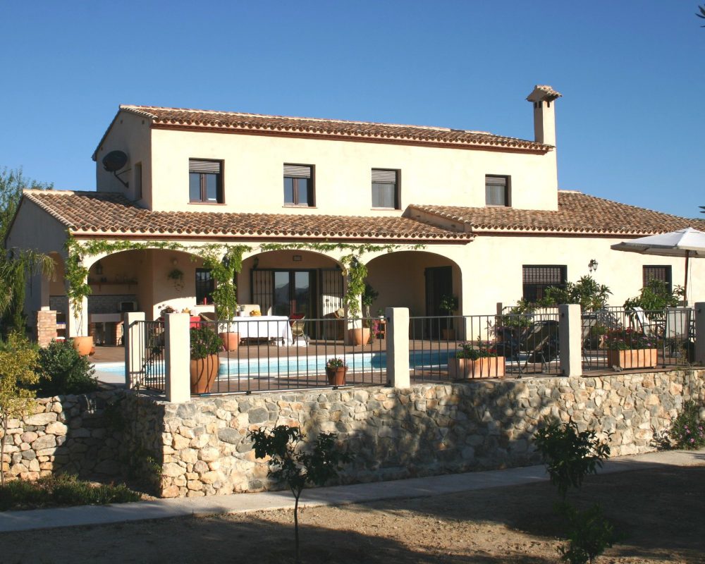 Casa BENIALI de arquifach arquitectos en Calpe, Altea, Benissa, Teulada y Moraira.