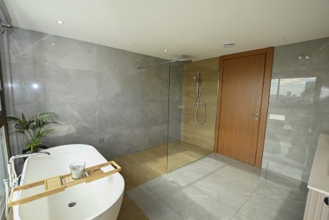VILLA KIKA de arquifach arquitectos en Calpe, Altea, Benissa, Teulada y Moraira.